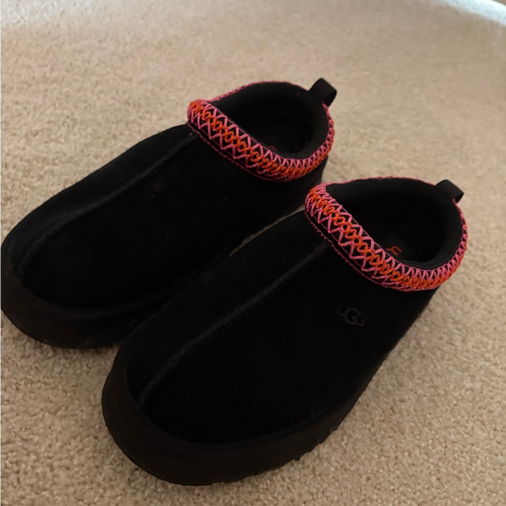 UGG Kids Black Slippers with Pink Trim